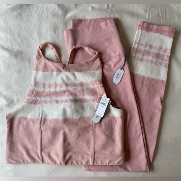 Aerie Tie Dye Sports Bra and Leggings Set - Picture 5 of 5